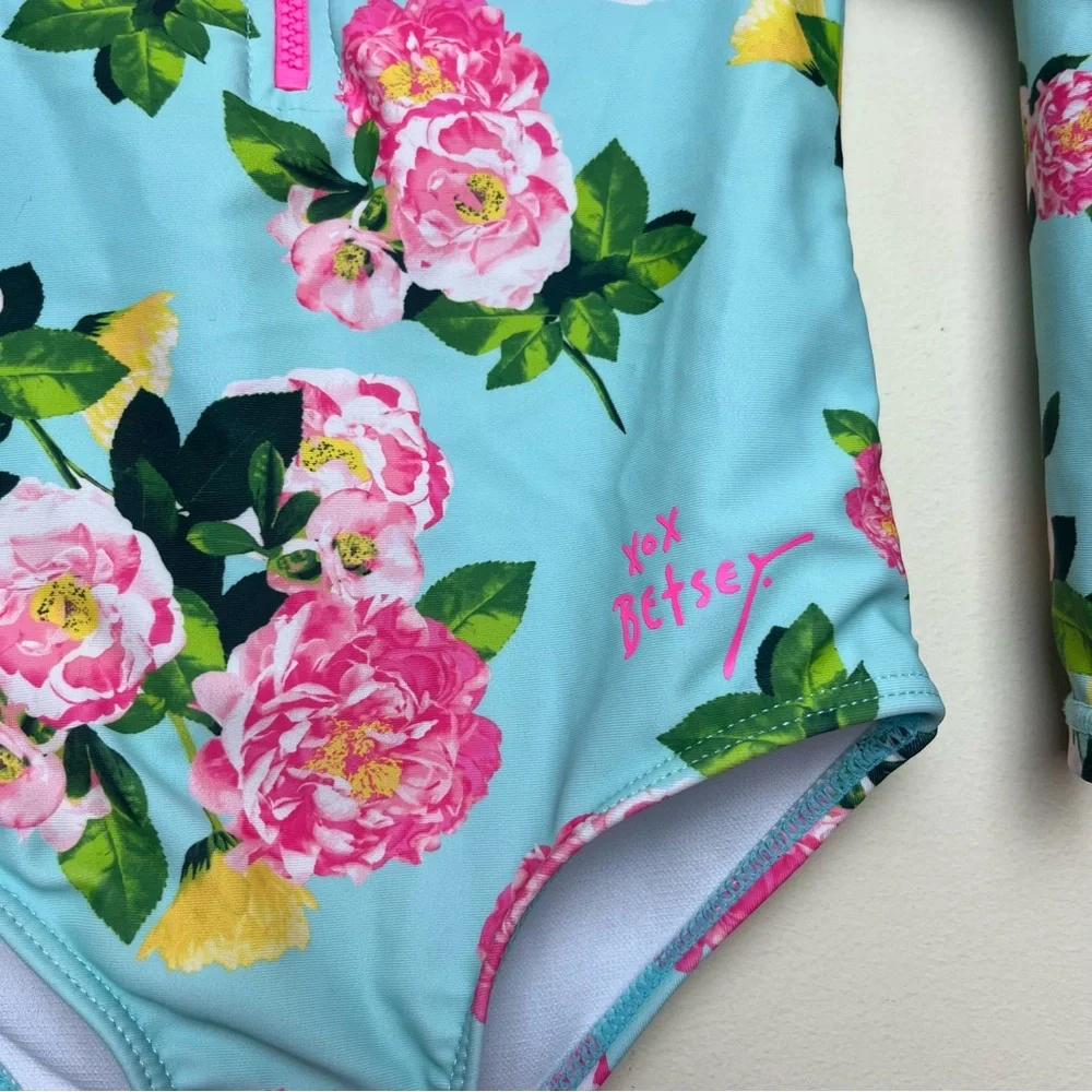 Betsey Johnson excellent please